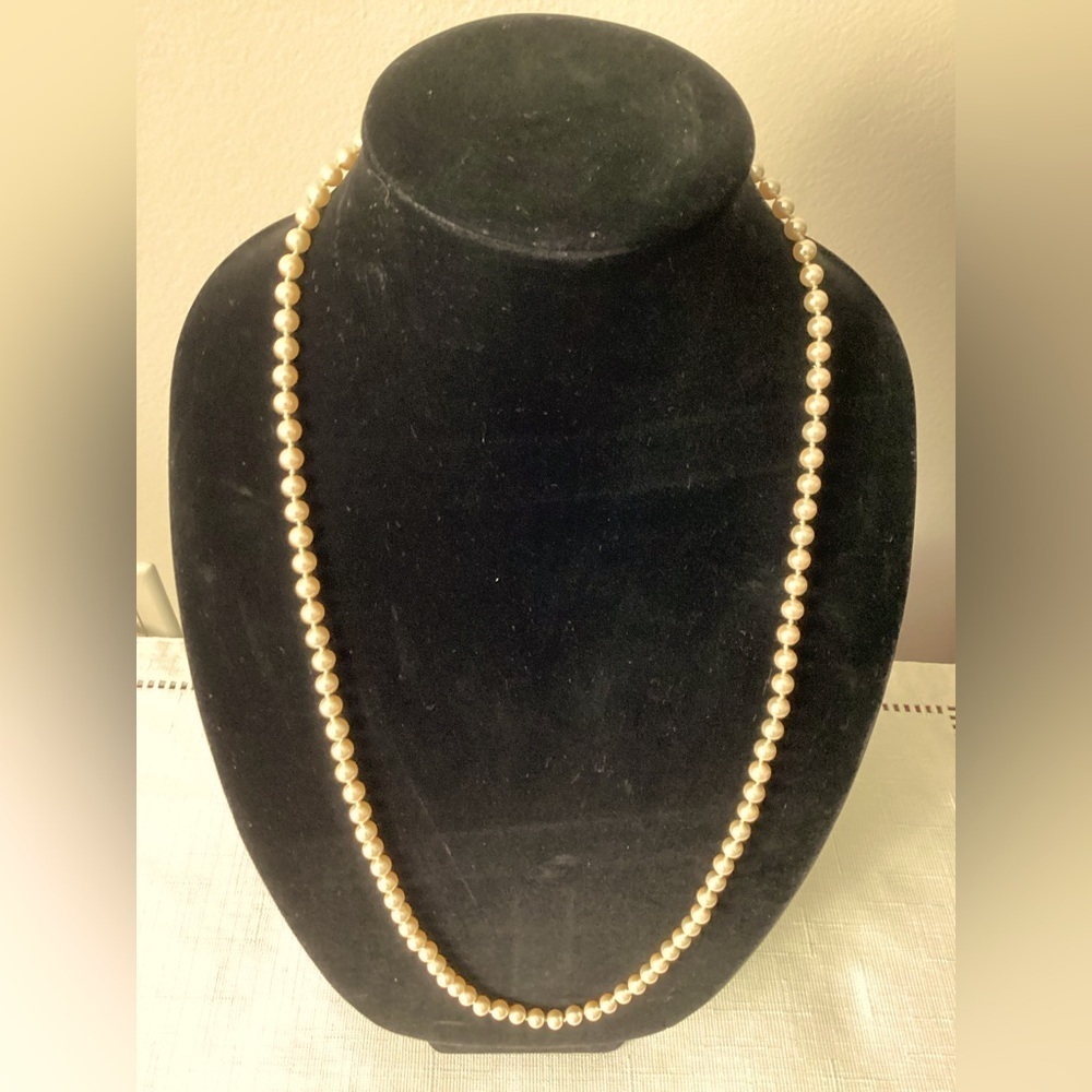 Marvella Simulated Champagne Color Pearl Gold Tone Vintage Necklace
